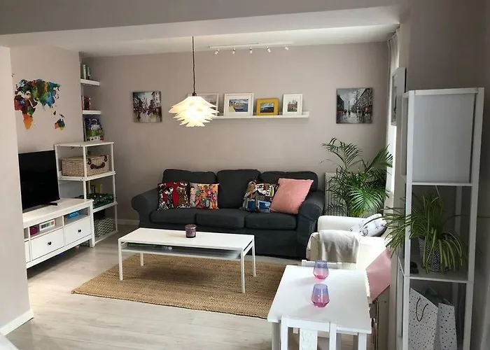 Entire Three Bed House With Garden